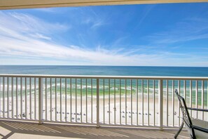 On the beach - Majestic Beach Towers 1-1615 (Panama City Beach)