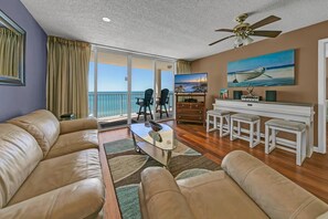 Living area - Long Beach Resort 4-902 (Panama City Beach)