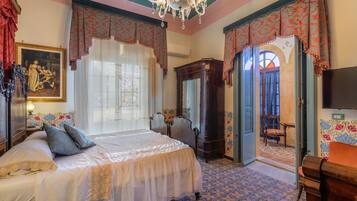 Lyxsvit | 1 sovrum, sängtillbehör av högsta kvalitet, bäddmadrasser och minibar