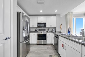 Appartement, Meerdere bedden (Grandview East 1601 - Azure Paradise) | Privékeuken | Een oven, een broodrooster