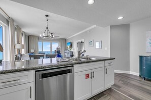 Appartement, Meerdere bedden (Grandview East 1601 - Azure Paradise) | Privékeuken | Een oven, een broodrooster