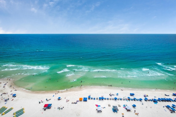 Appartement, Meerdere bedden (Grandview East 1601 - Azure Paradise) | Strand | Accommodatie ligt op het strand