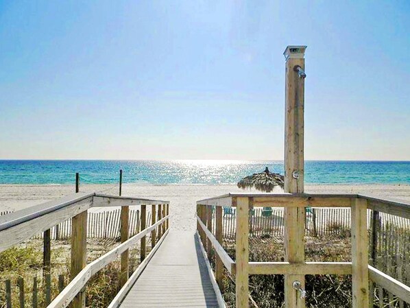 Appart'hĂŽtel, plusieurs lits (Grandview East 1601 - Azure Paradise) | Plage