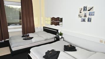 Individually furnished, laptop workspace, free WiFi, bed sheets