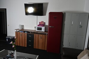 32-inch flat-screen TV with digital channels