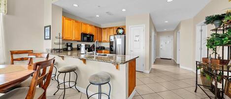 Apartment, Mehrere Betten (Grandview East 1405) | Eigene Küche