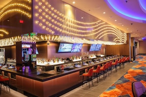 4 Bars/Lounges, Sportbar
