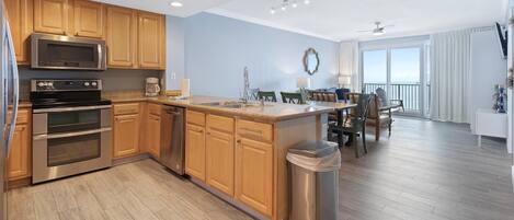 Apartment, Mehrere Betten (Grandview East 1203) | Eigene Küche