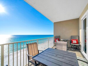 Appart'hôtel, plusieurs lits (Grandview East 1004) | Restauration extérieure