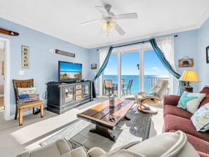 Leilighet, flere senger (Grandview East 1004) | Oppholdsområde | TV