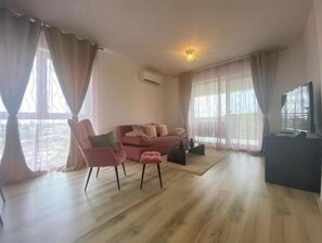 Smart TV - ForestHouse 1 Apartment Free Parking (Timișoara)