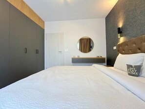 1 dormitorio, tabla de planchar con plancha, wifi gratis y ropa de cama
