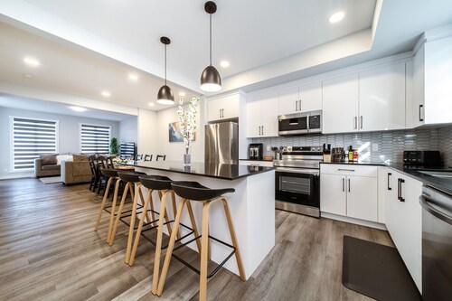 Beautiful Newly Built House - Downtown Edmonton