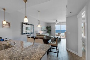 Condo, Plusieurs lits (Grand Panama 1-305) | Intérieur
