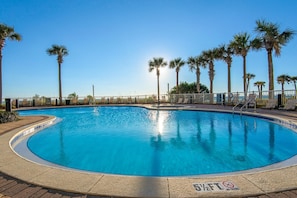 คอนโด, หลายเตียง (Grand Panama 1-1401) | สระว่ายน้ำ | สระว่ายน้ำกลางแจ้ง, สระน้ำอุ่น