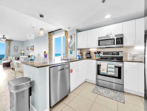 Condo, varias camas (Grand Panama 1-1401) | Cocina privada | Horno y tostadora 