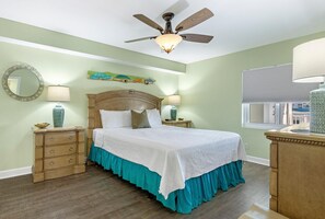 2 bedrooms, iron/ironing board, WiFi - Seaspray Riverside 214 (Pensacola)