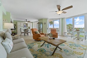 Leilighet, flere senger (SeaSpray Riverside 214) | Oppholdsområde | TV