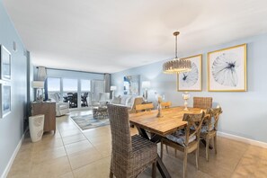 Dining - Sandy Key 335 (Pensacola)
