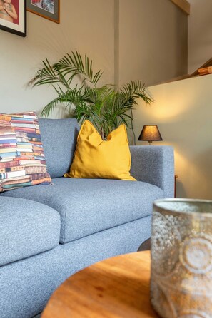 Smart-tv och ett bordtennisbord