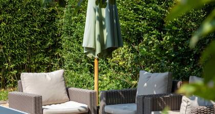 Atlas Guesthouse: your cottage between the woods and Bruges