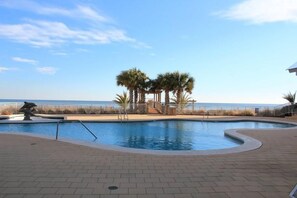 Lägenhet - flera sängar (Beach Colony Tower 18C- Penthouse) | Pool | Inomhuspool och uppvärmd pool