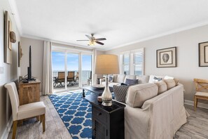 Apartment, Mehrere Betten (Windemere 708) | Wohnbereich