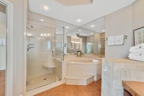 Condo, Berbilang Katil (Seachase 1503W) | Bilik Mandi | Kelengkapan dandanan diri percuma, syampu, tisu tandas 