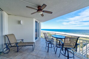 Outdoor dining - Seaspray East 323- Gulf Front (Pensacola)