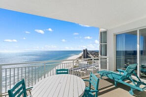 Outdoor dining - Palacio 1803 (Pensacola)