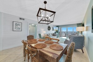 公寓客房, 多張床 (Sandy Key 631) | 用餐區