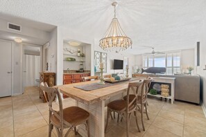 公寓客房, 多張床 (Summerchase 1107) | 用餐區