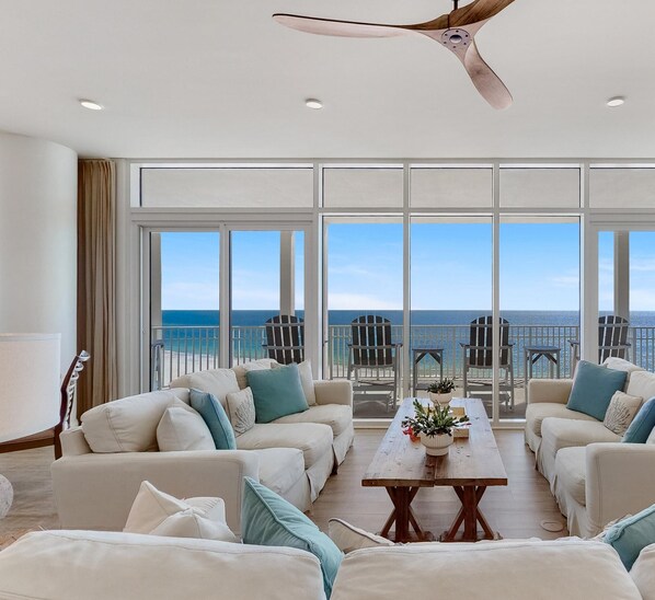 Living area | TV - Vista Del Mar 305 (Pensacola)