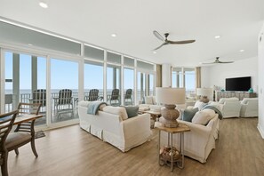 Living area - Vista Del Mar 305 (Pensacola)