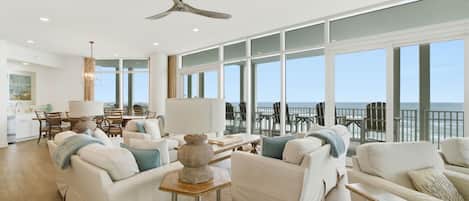 Appart'hôtel, plusieurs lits (Vista Del Mar 305) | Coin séjour