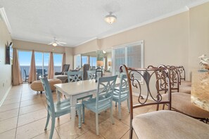Bloc d'apartaments, diversos llits (Tidewater 609) | Servei de restauració