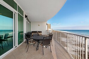 Lägenhet - flera sängar (Turquoise C704) | Restaurang utomhus