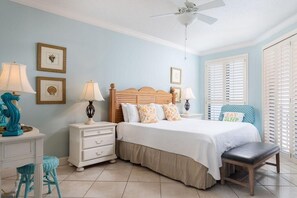 公寓式客房, 多张床 (Seachase 404W) | 2 多间卧室、熨斗/熨衣板、WiFi