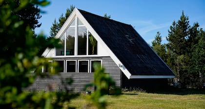 Hyggeligt Sommerhus i Hals nær Strand og by