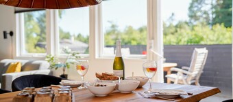 Hyggeligt Sommerhus i Hals nær Strand og by