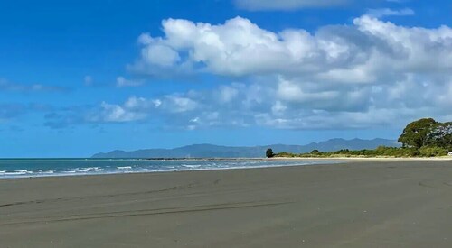 Coastal Charm - Ocean View in Patons Rock