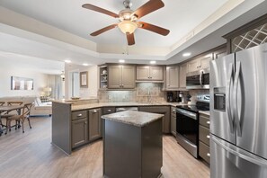 Private kitchen - Summer House 203a (Orange Beach)