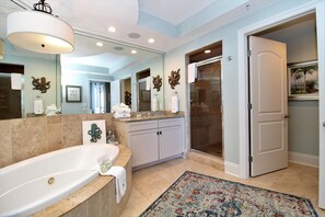 Condo, Multiple Beds (Indigo East 2001) | Bathroom | Free toiletries, shampoo, toilet paper - Indigo East 2001 (Pensacola)