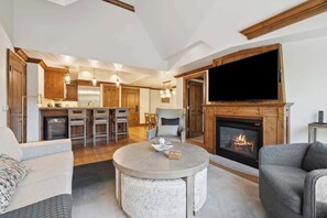 TV, fireplace