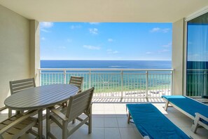 Outdoor dining - Indigo West 1403 (Pensacola)