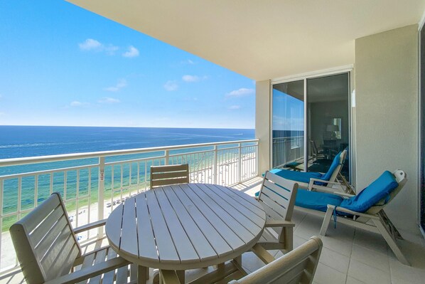 Outdoor dining - Indigo West 1403 (Pensacola)