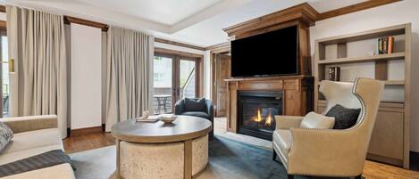 Télévision, cheminée