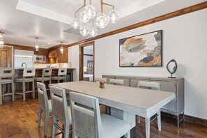 Dining - The Aspen Mountain Residences 17B - 2 bedroom Residence (Aspen)