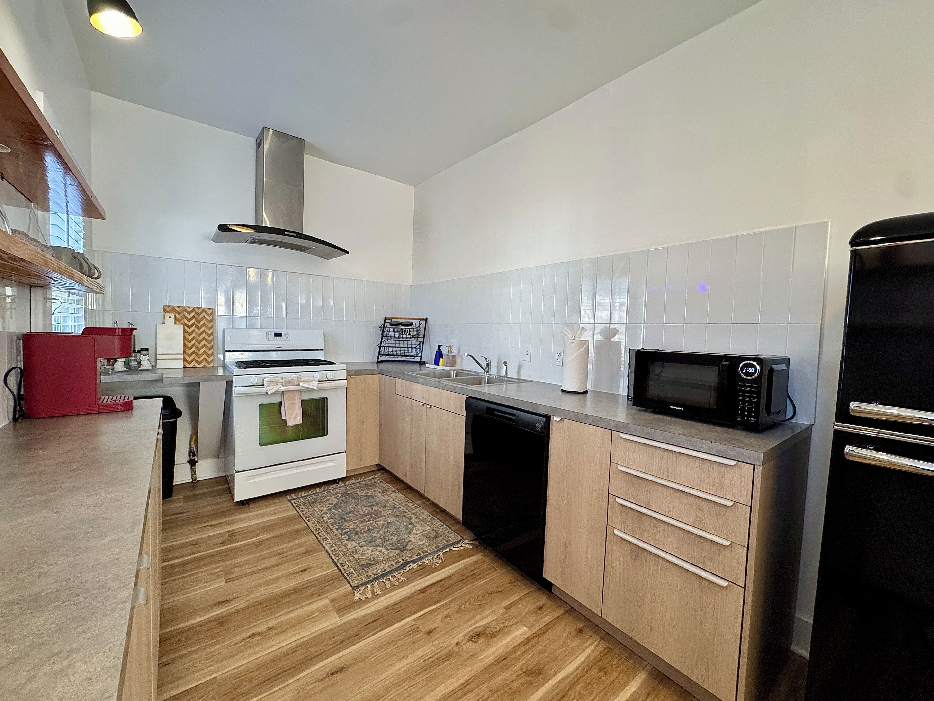 Fridge, microwave, oven, dishwasher