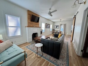 TV - Newly Renovated W/ Large Walk-in Shower + W/D (Wichita)